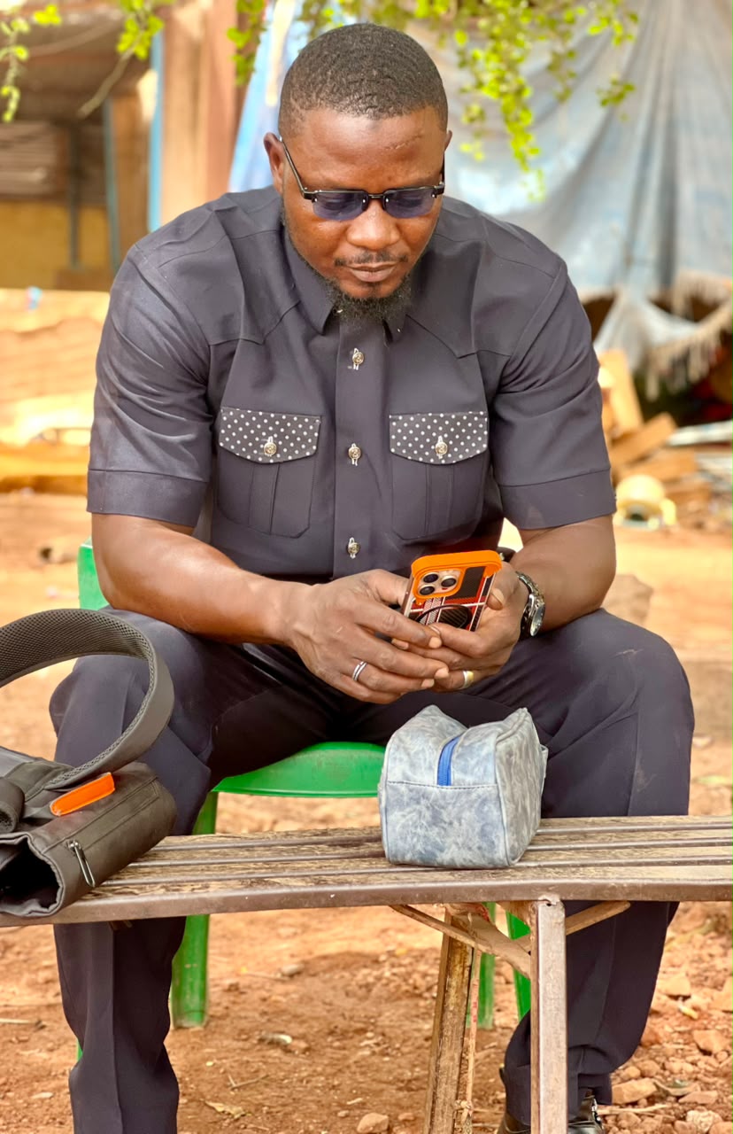 Sangaré Drissa, portrait à l'extérieur.